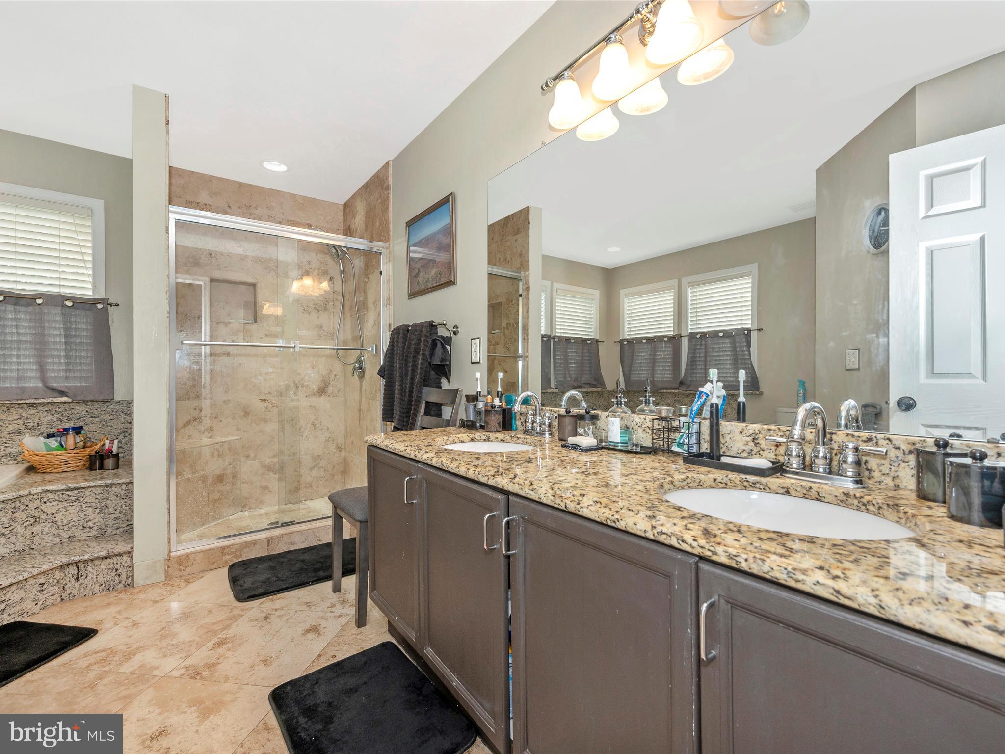 LAUREL RIDGE - Residential