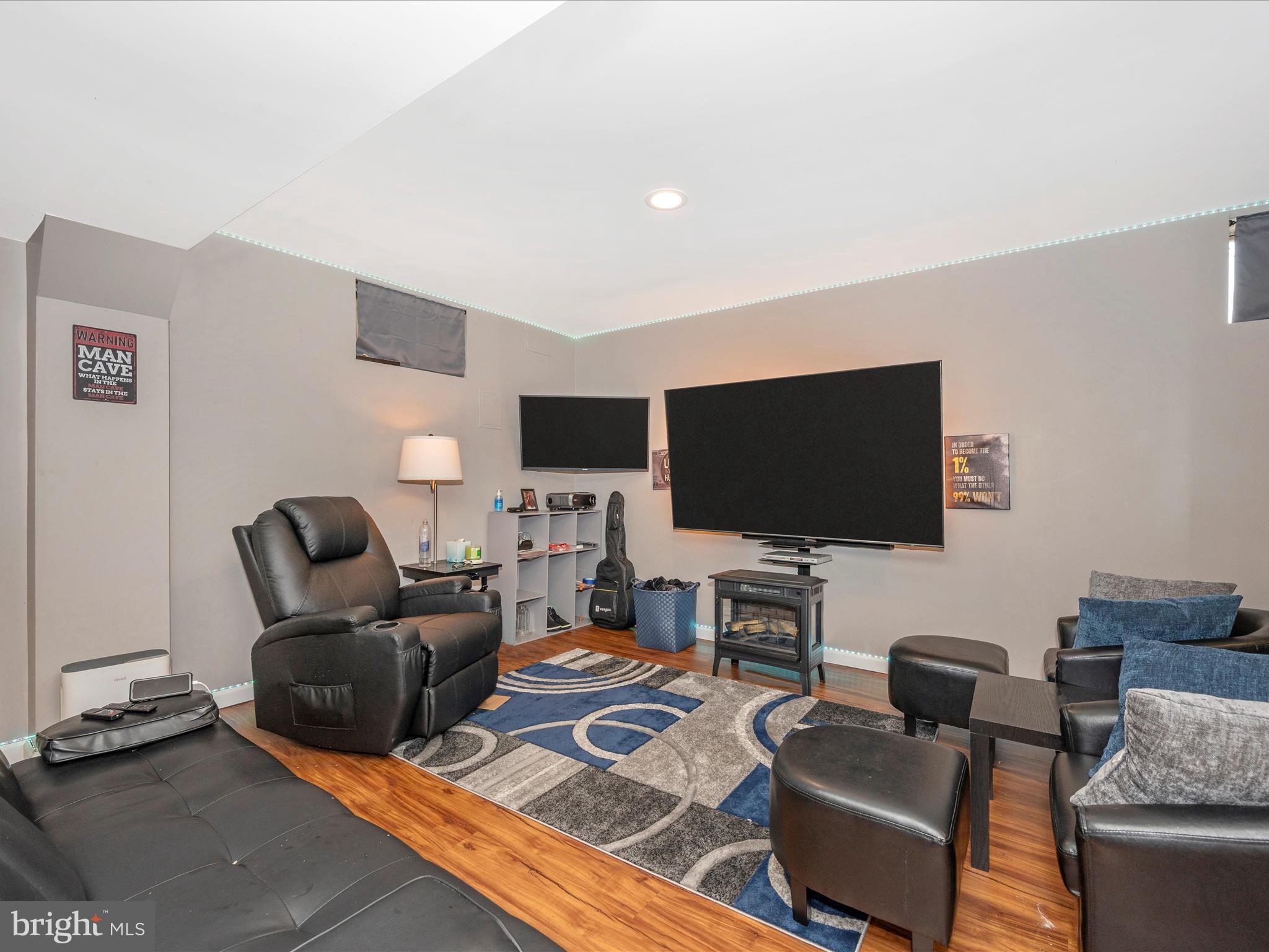 LAUREL RIDGE - Residential