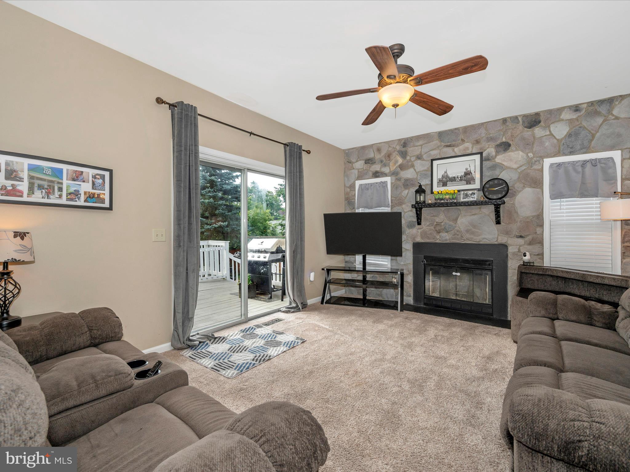 LAUREL RIDGE - Residential