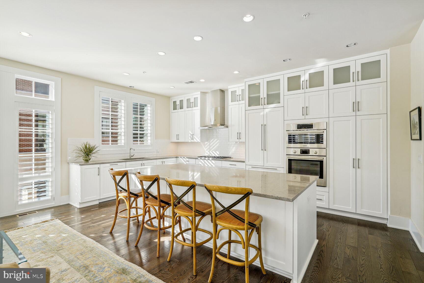 THE BROWNSTONES AT CHEVY CHASE LAKE - Residential