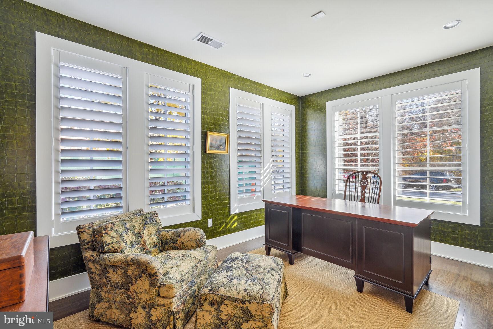 THE BROWNSTONES AT CHEVY CHASE LAKE - Residential