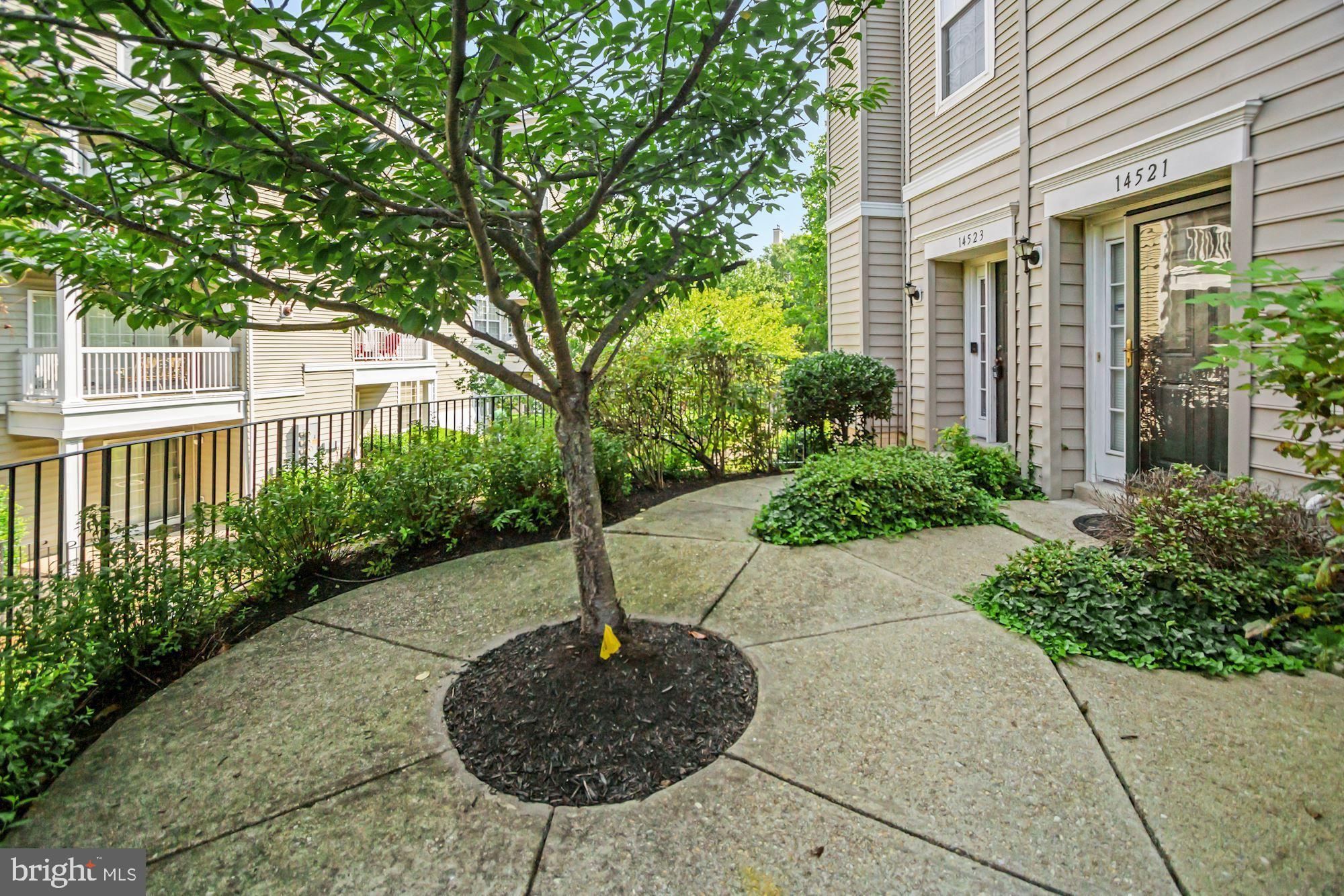 Luxury End unit Condo with Garage, large size rooms. Living room with theatrical lighting, Modern kitchen with pantry. Gas fireplace. 2 bedrooms and 2 full baths. Owner suite with luxury bath, tub and shower. great patio. easy access to all major roads and golf course. Water heater 2 months old.