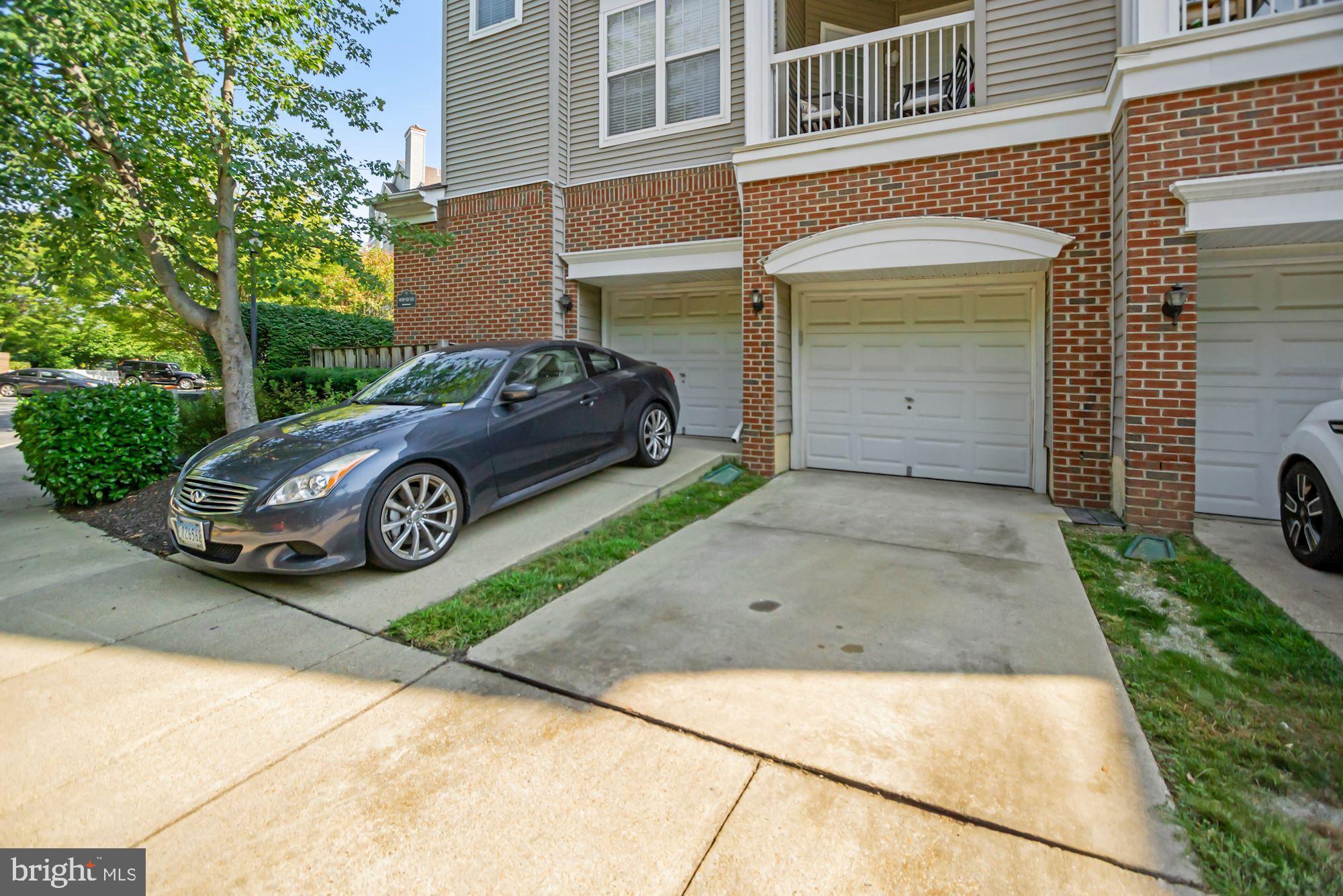 HAMPSHIRE HALL CONDO - Residential