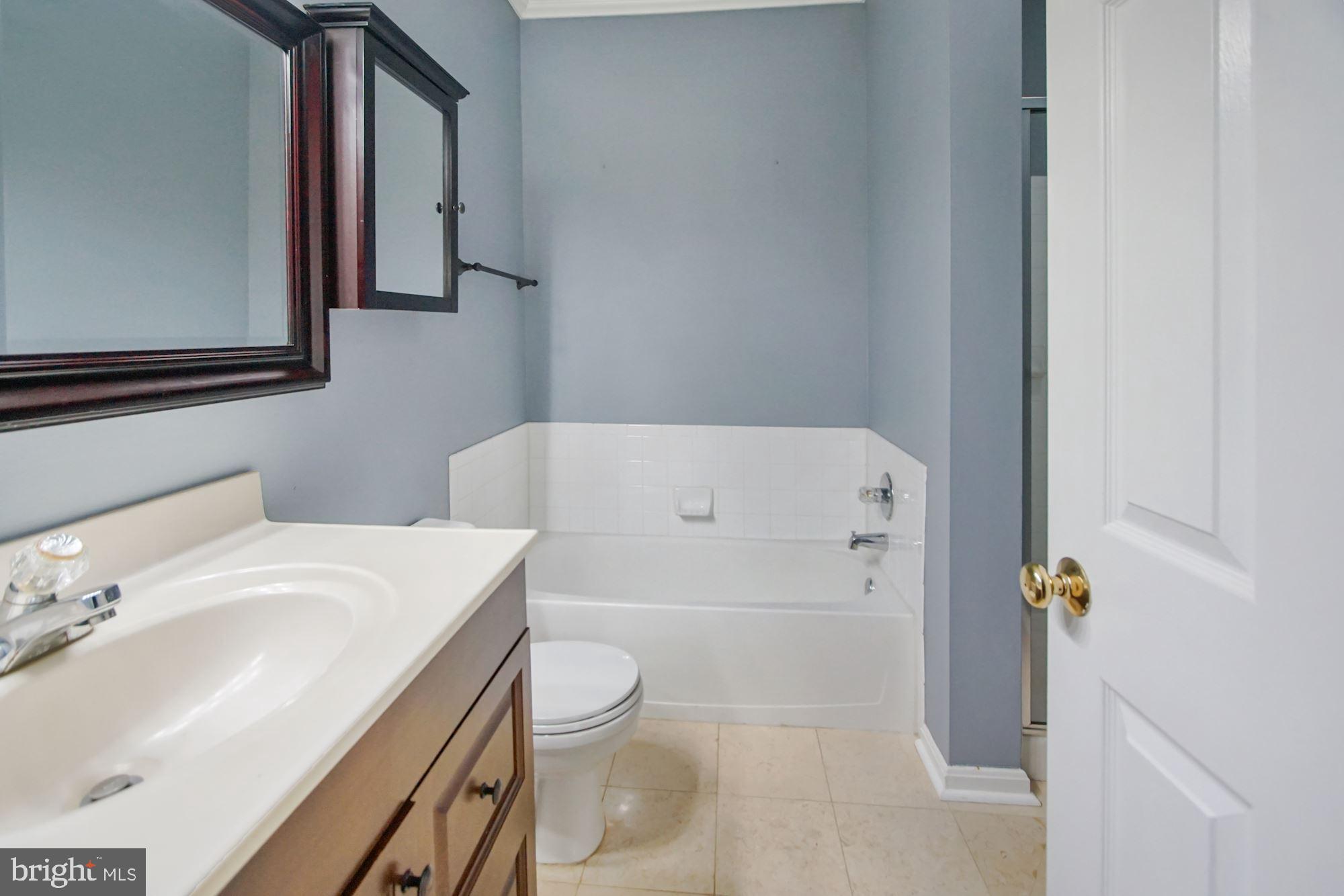 HAMPSHIRE HALL CONDO - Residential