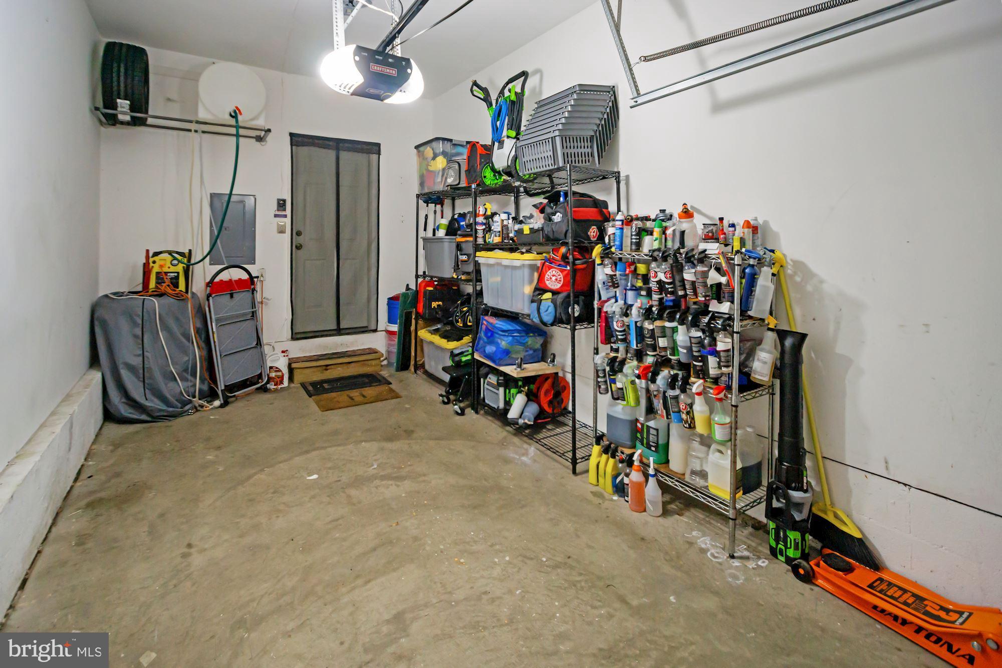 HAMPSHIRE HALL CONDO - Residential