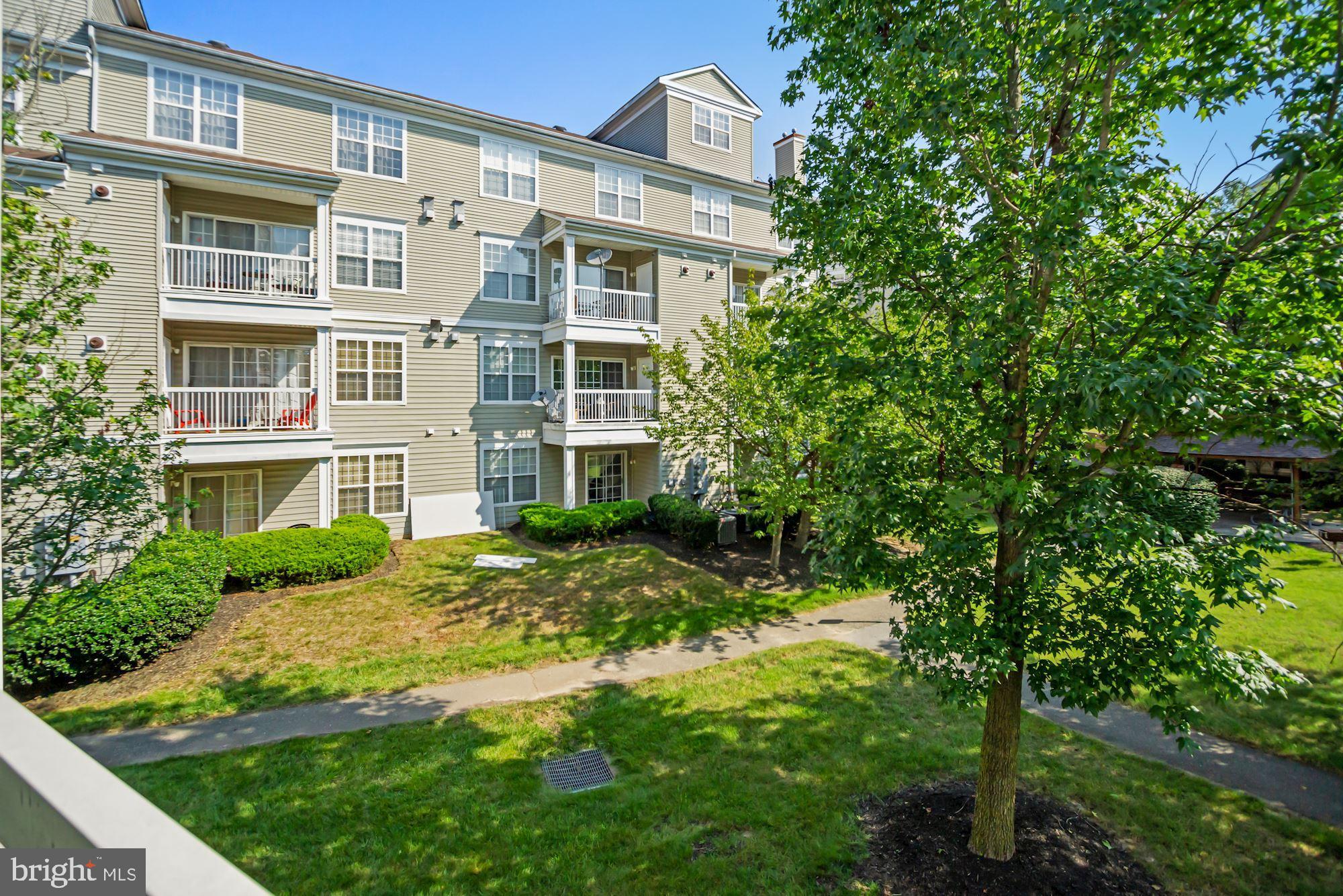 HAMPSHIRE HALL CONDO - Residential