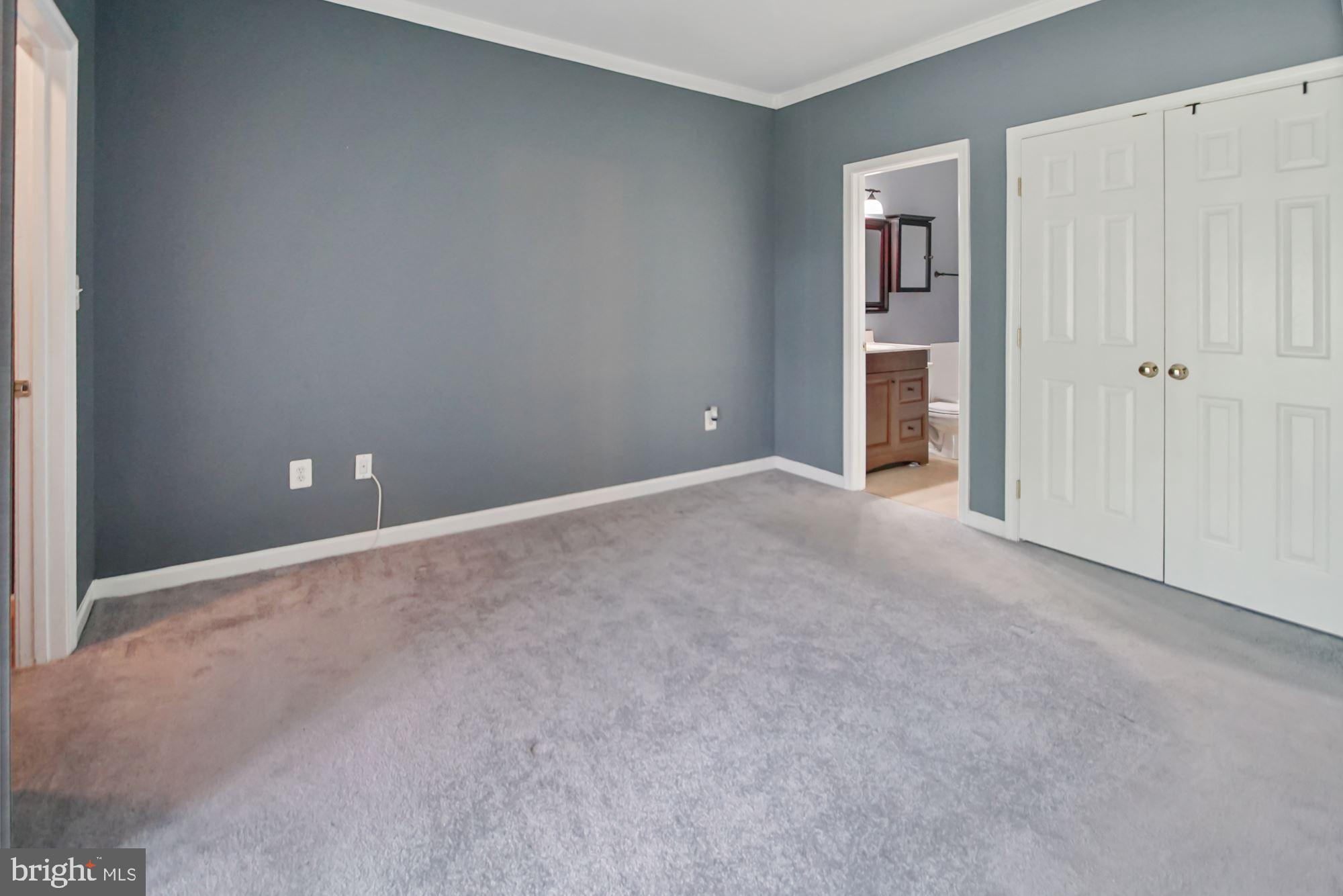HAMPSHIRE HALL CONDO - Residential
