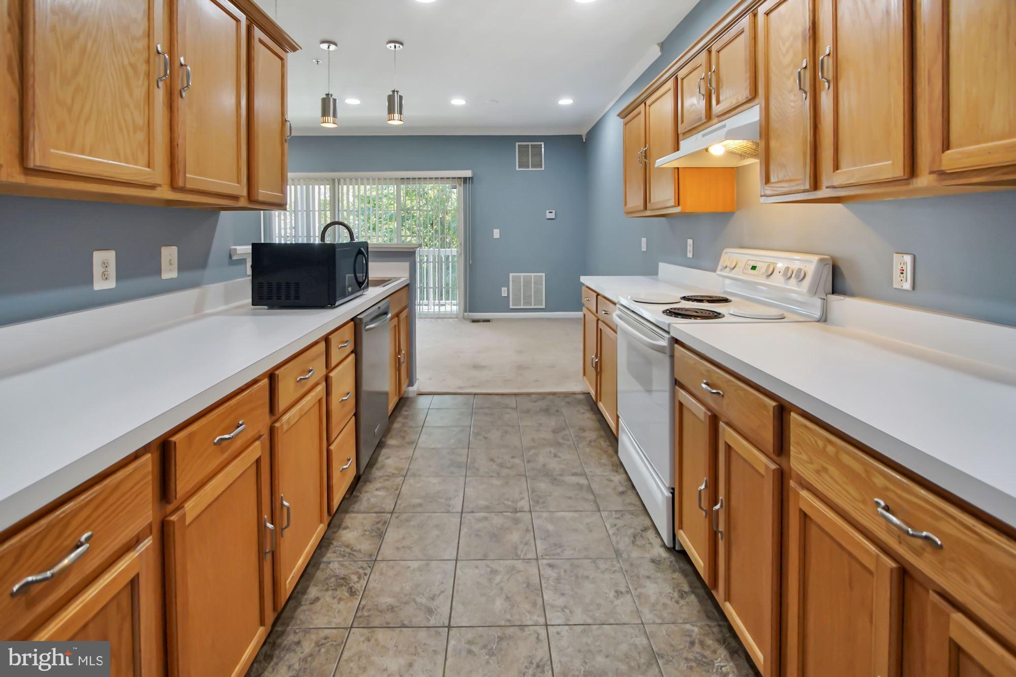 HAMPSHIRE HALL CONDO - Residential