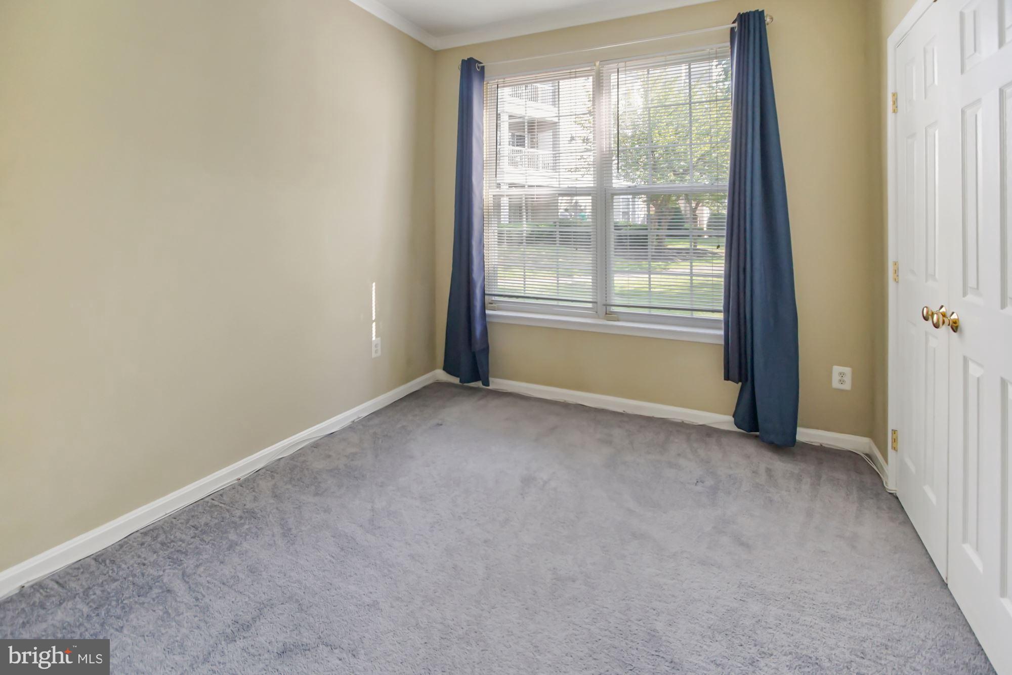 HAMPSHIRE HALL CONDO - Residential