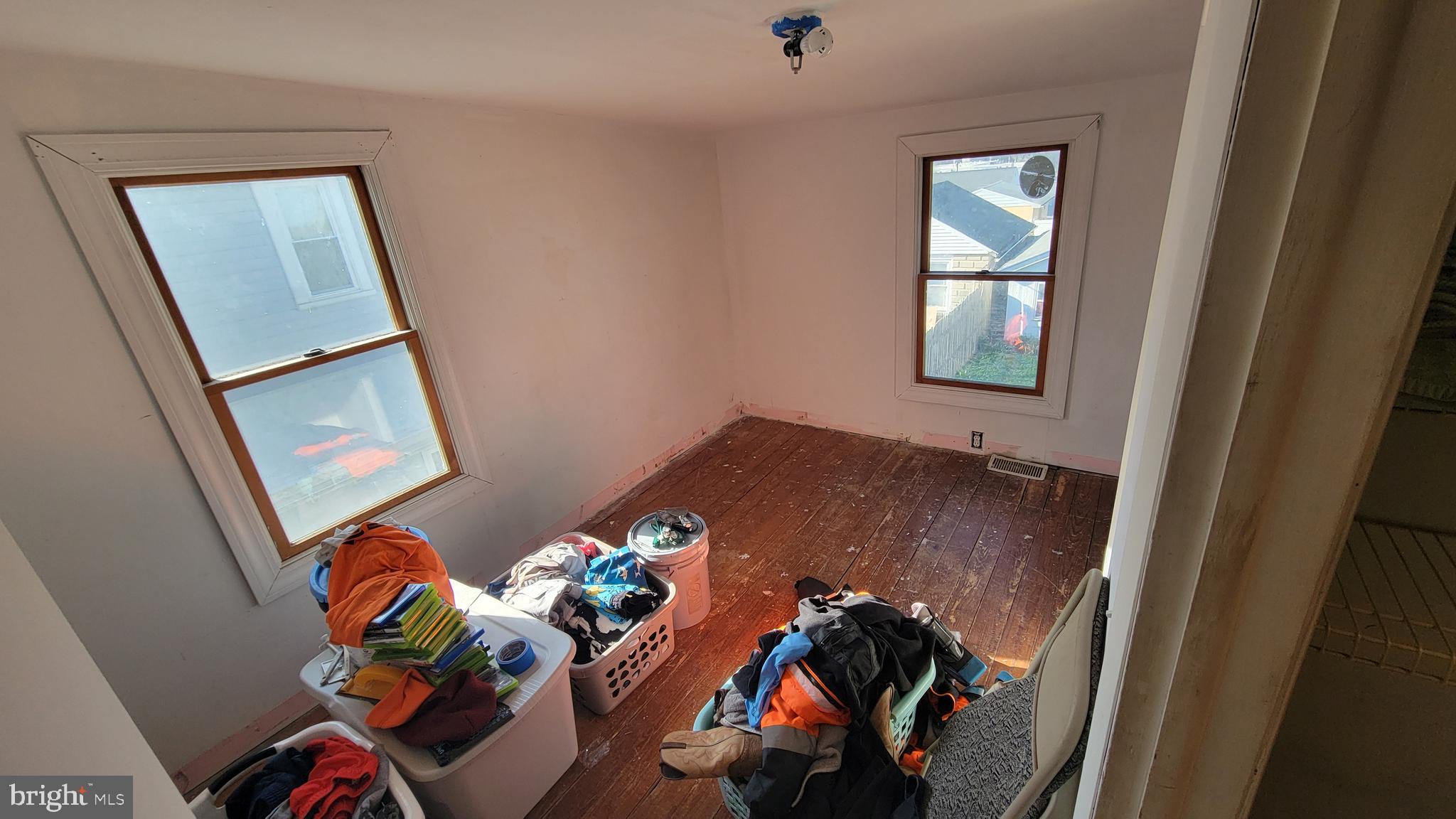 COLUMBIA AVENUE - Residential