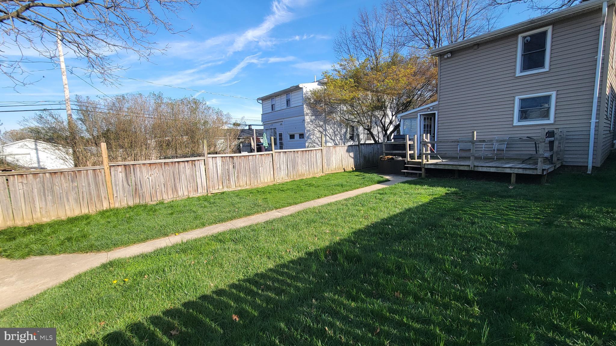 COLUMBIA AVENUE - Residential