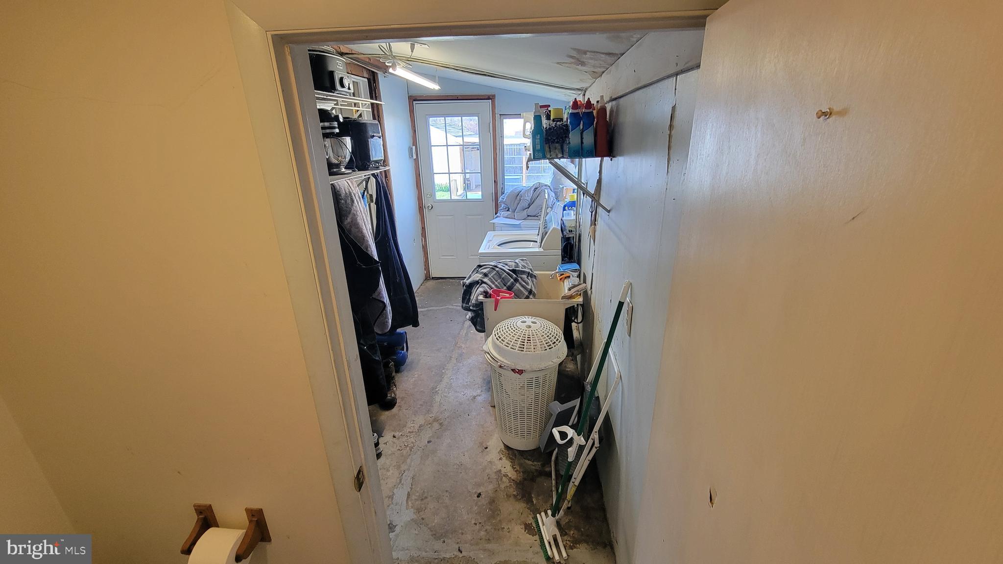 COLUMBIA AVENUE - Residential