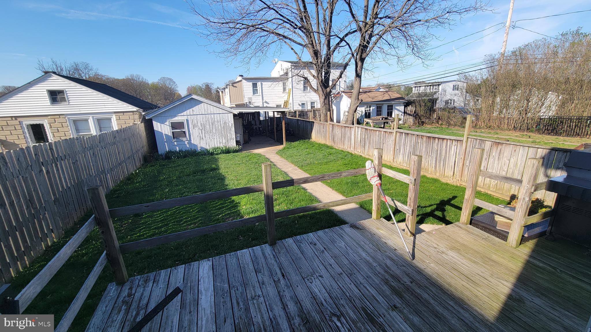 COLUMBIA AVENUE - Residential