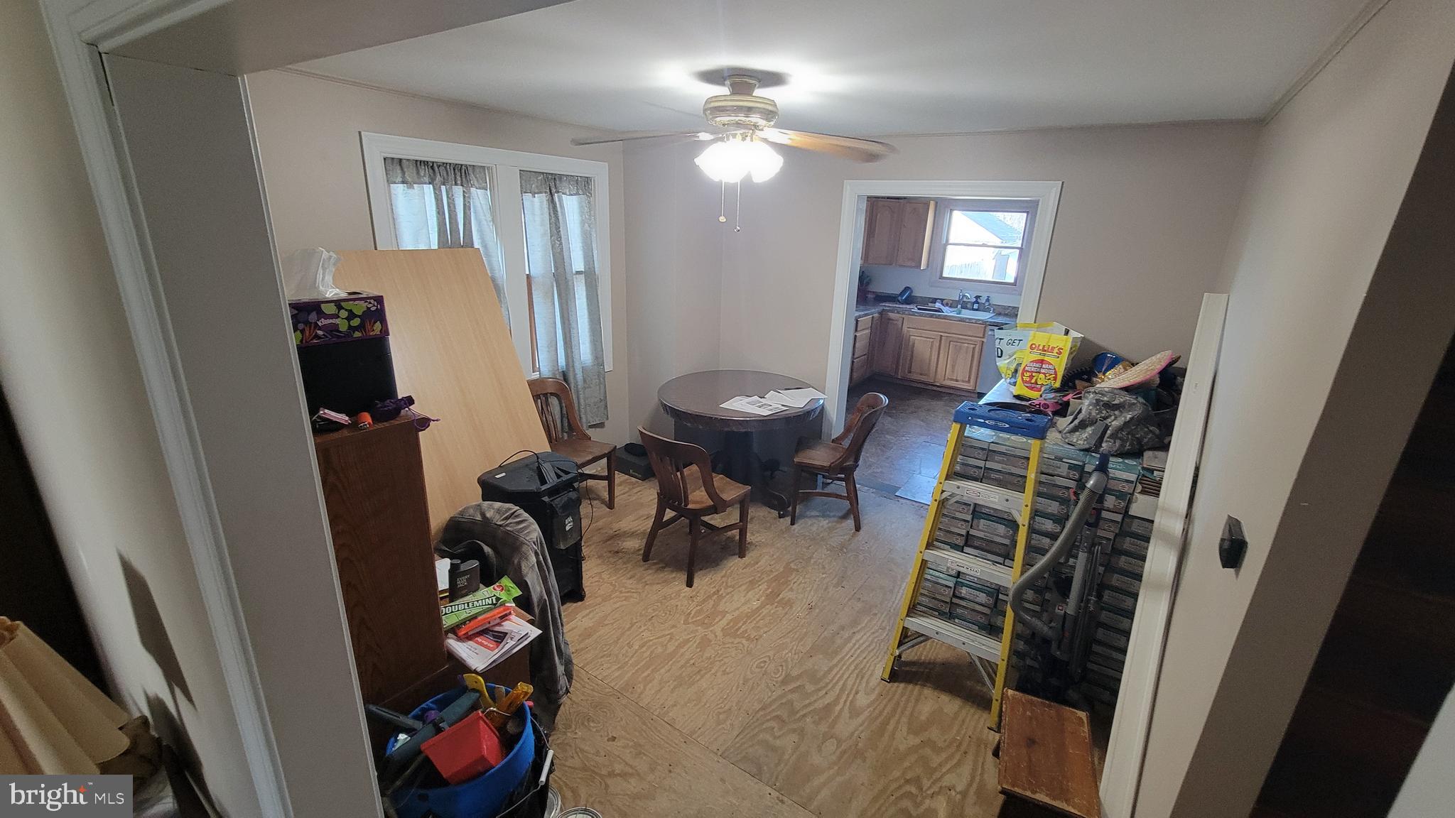 COLUMBIA AVENUE - Residential