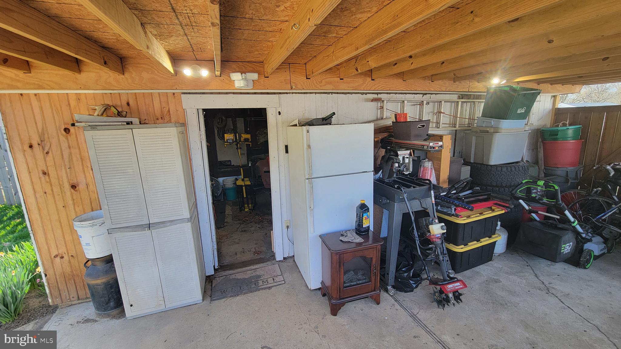 COLUMBIA AVENUE - Residential