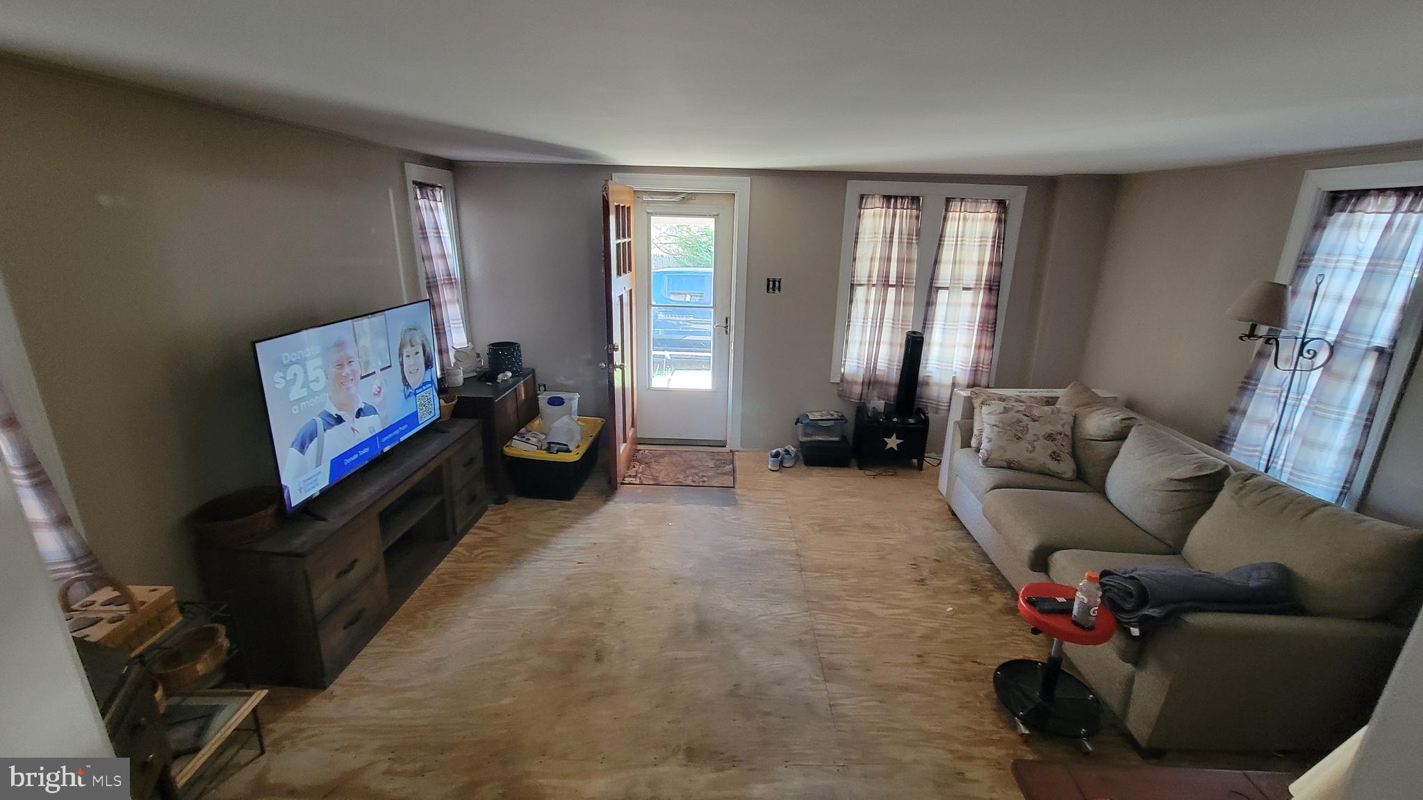 COLUMBIA AVENUE - Residential