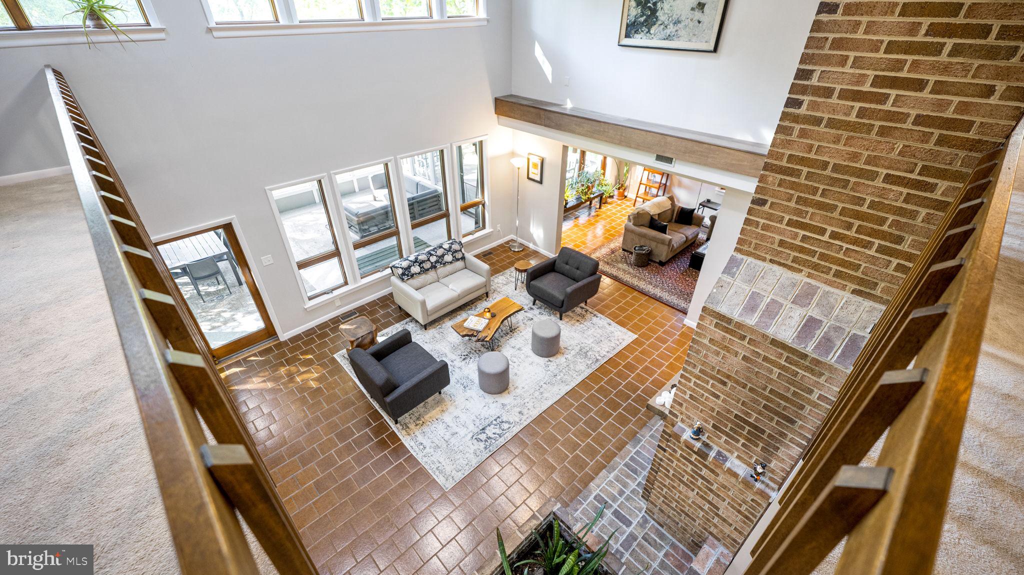 MUNCASTER MANOR - Residential