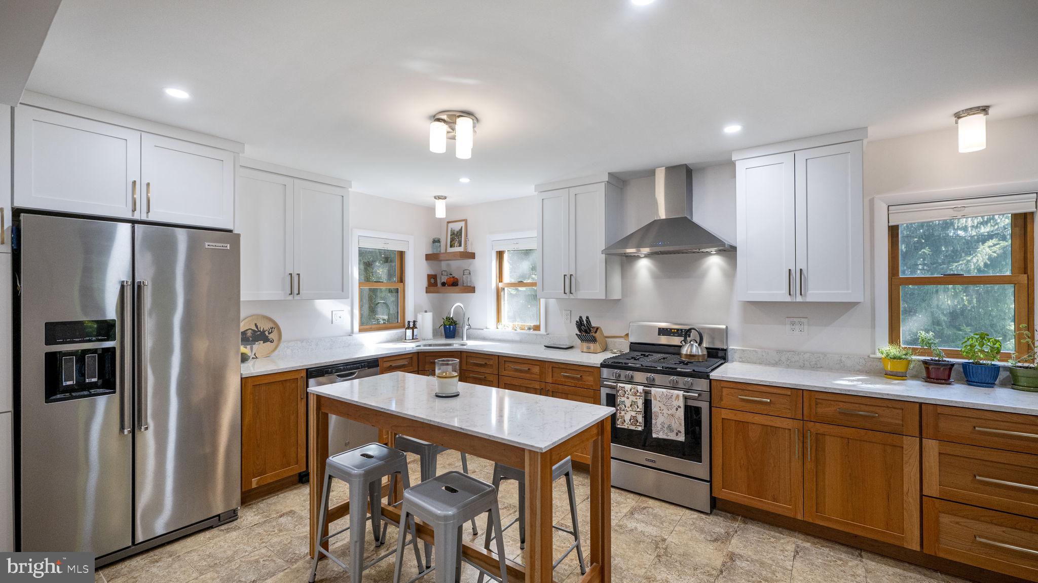 MUNCASTER MANOR - Residential