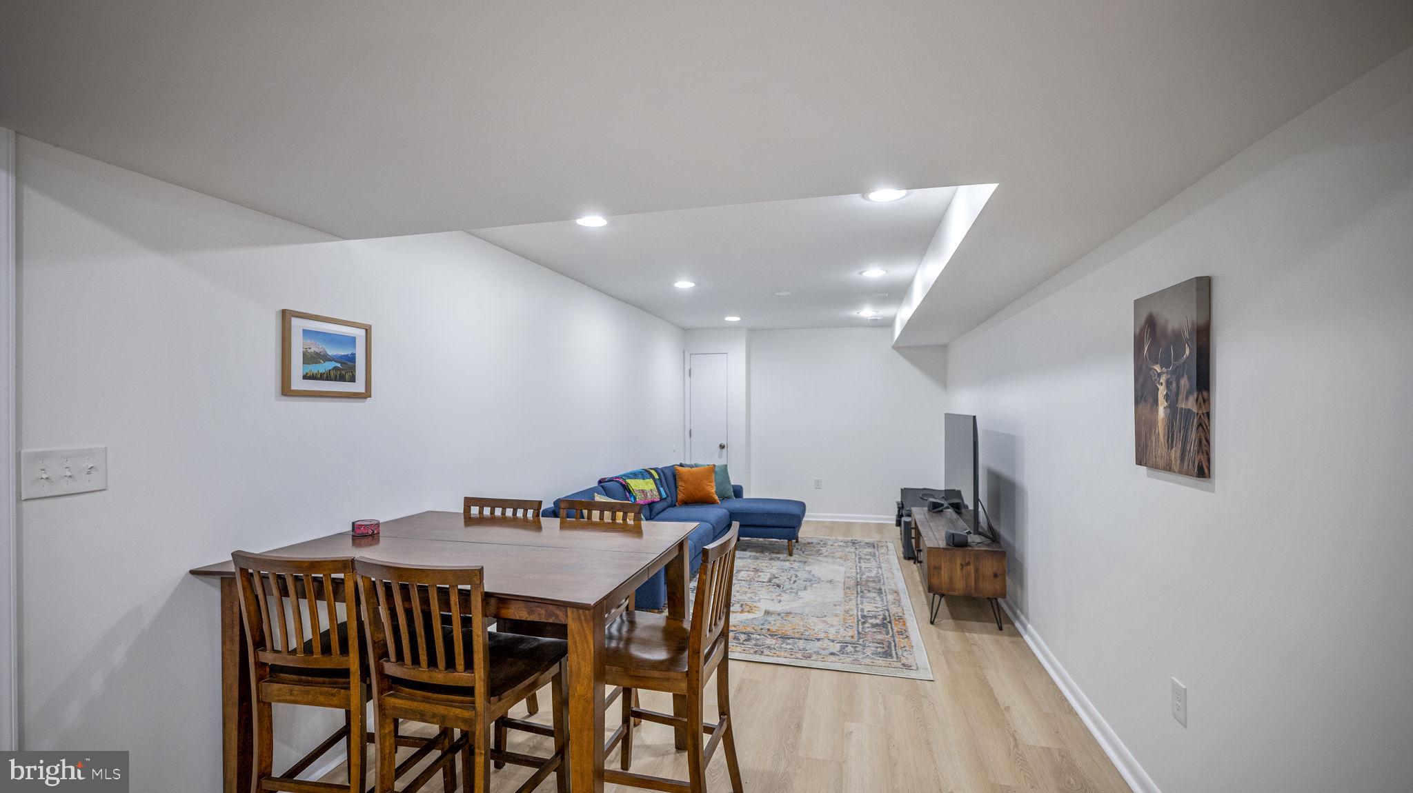 MUNCASTER MANOR - Residential