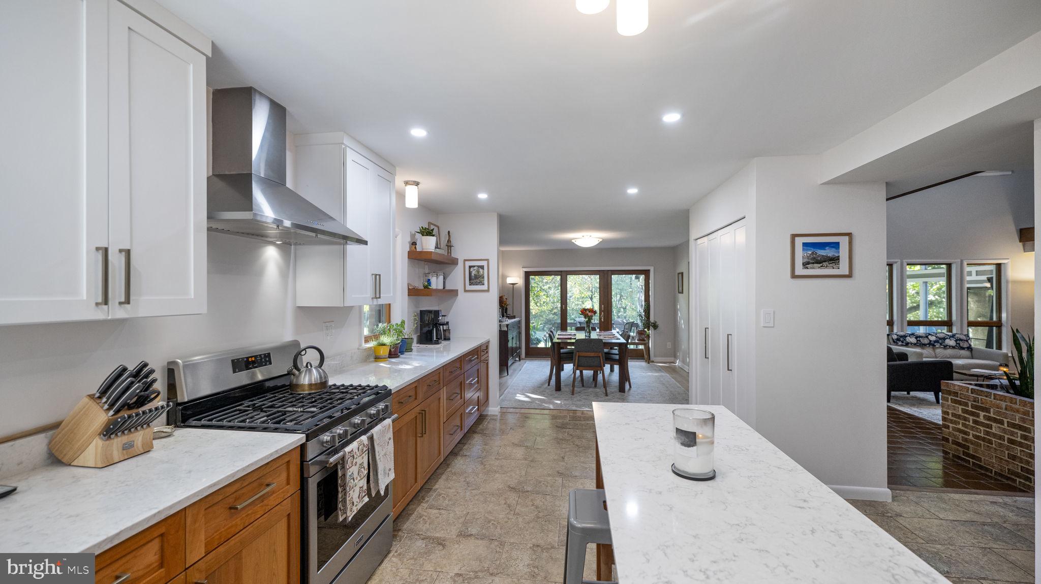 MUNCASTER MANOR - Residential