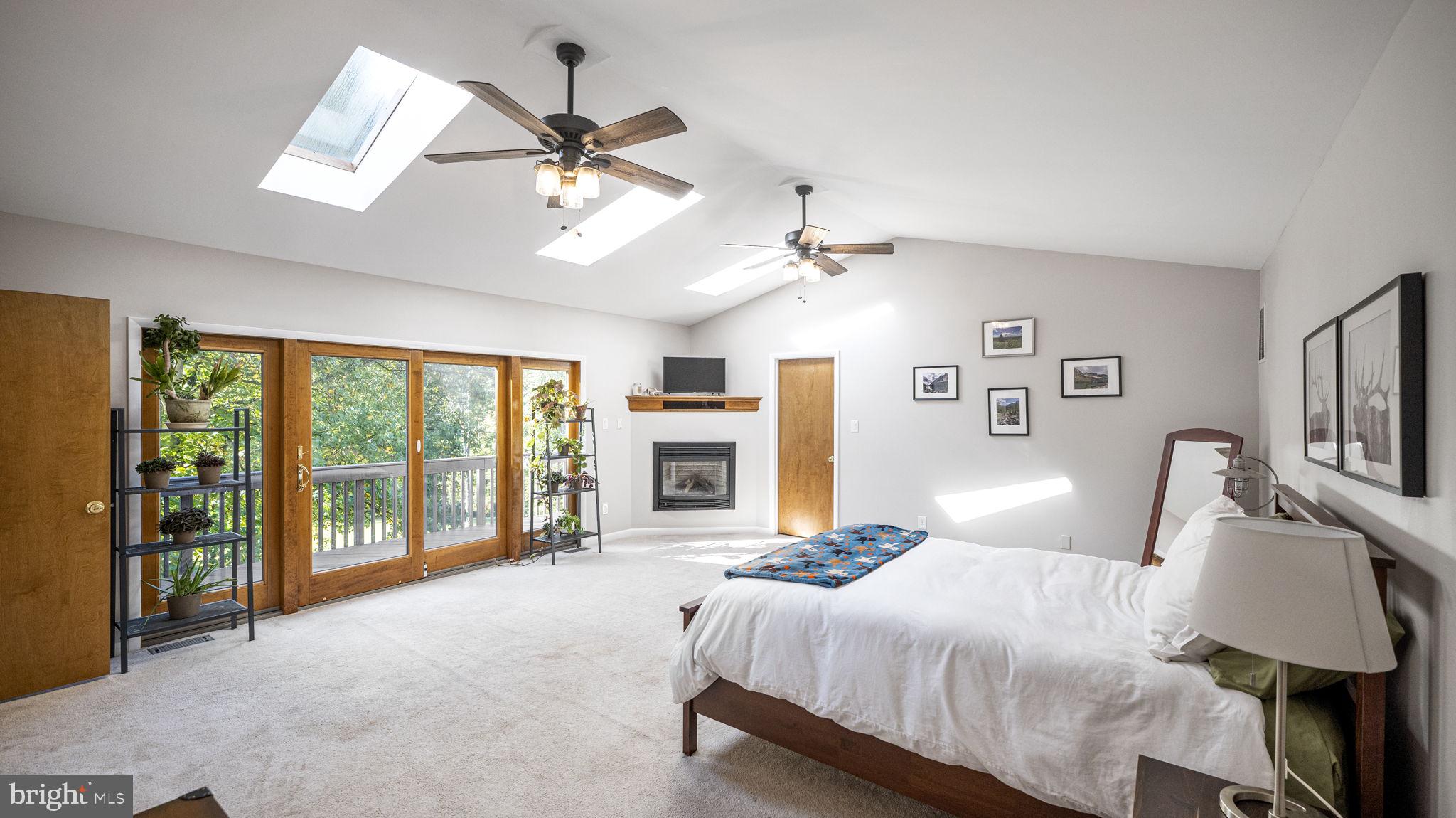 MUNCASTER MANOR - Residential