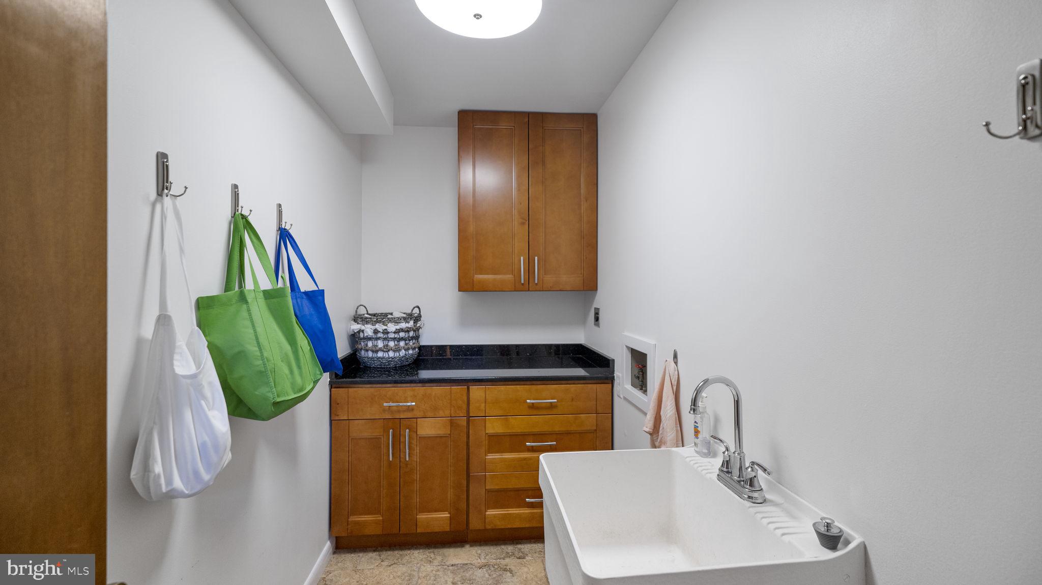 MUNCASTER MANOR - Residential