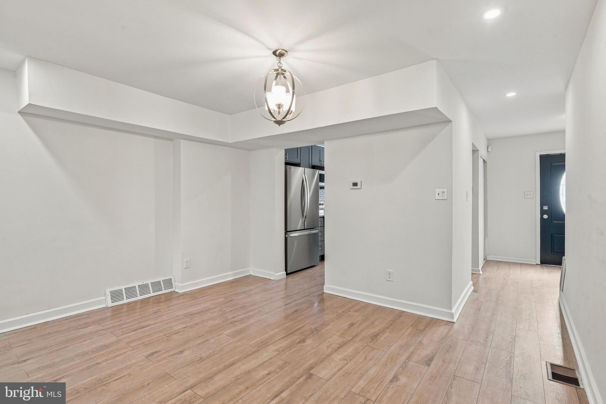 1512 ROOSEVELT DRIVE