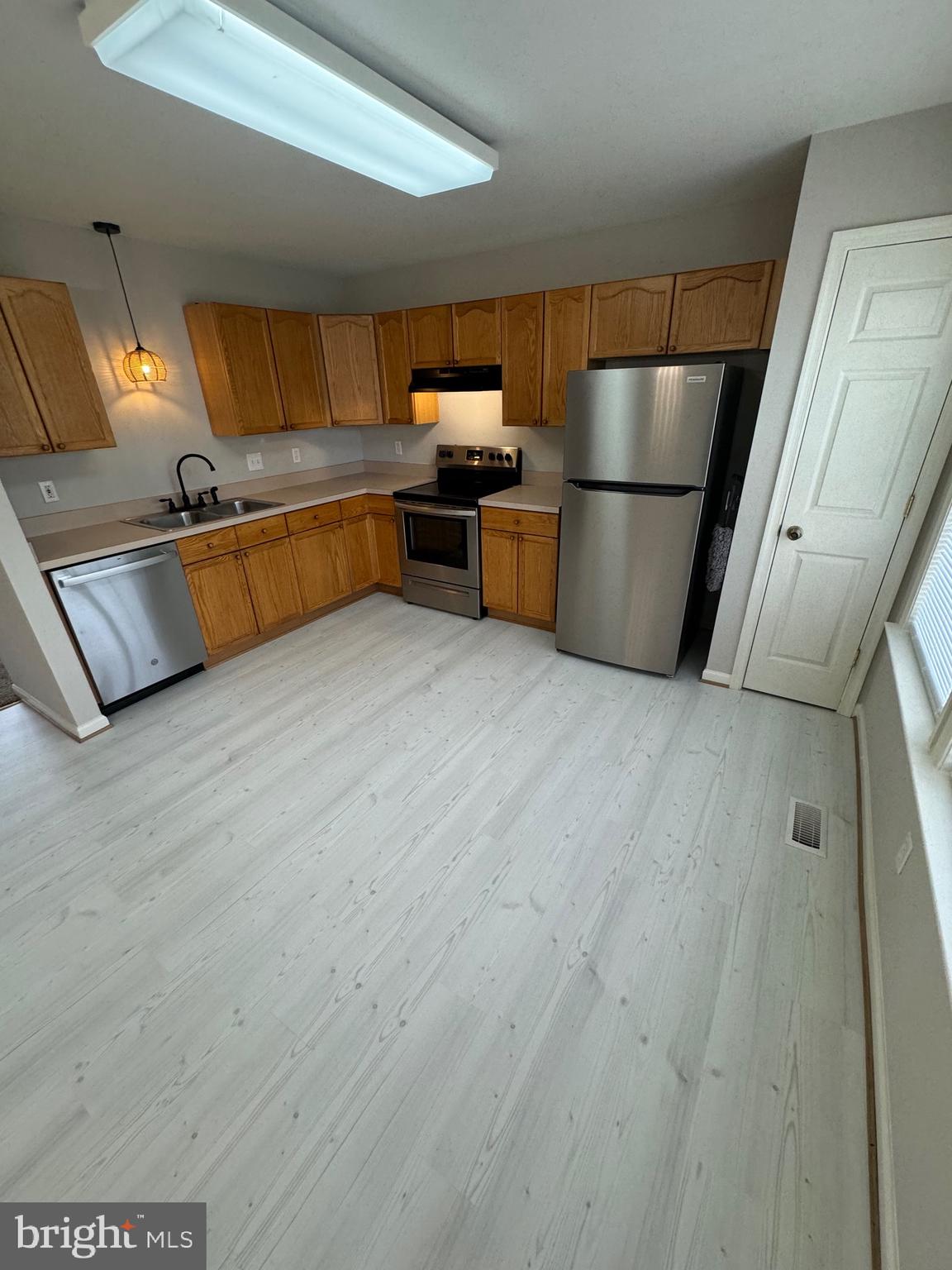 LAUREL RIDGE - Residential