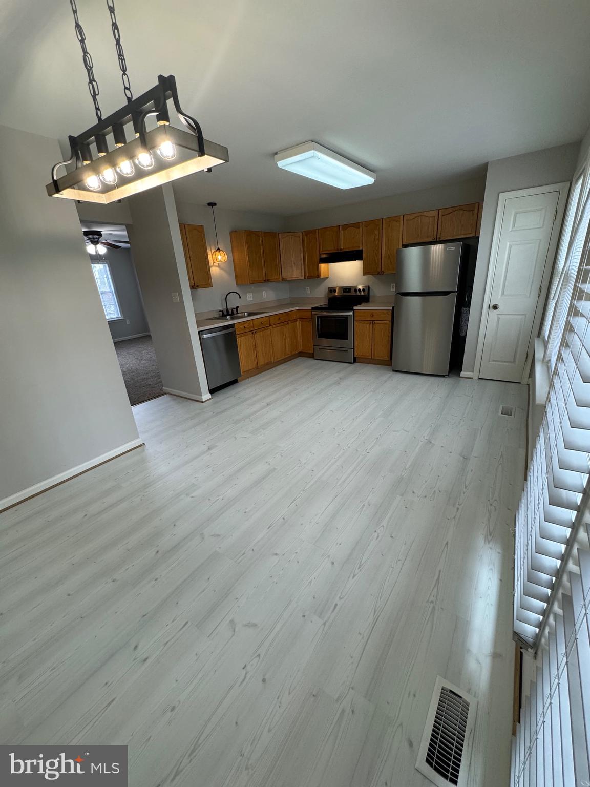 LAUREL RIDGE - Residential