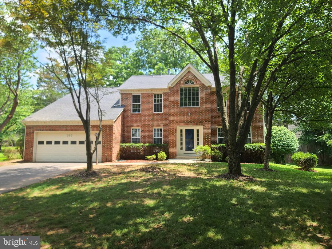 303 SAYBROOKE VIEW DRIVE