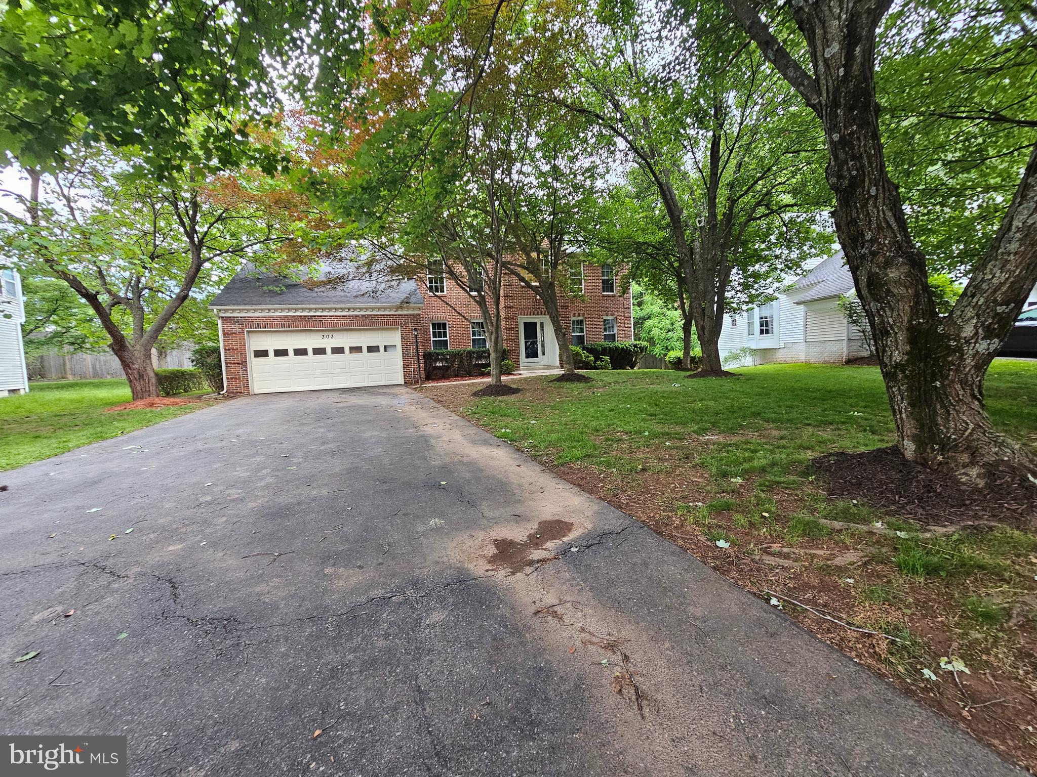 303 SAYBROOKE VIEW DRIVE