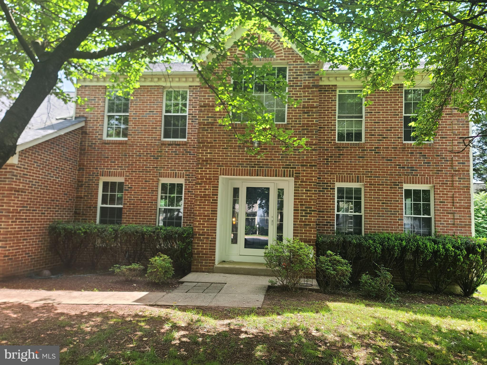 303 SAYBROOKE VIEW DRIVE