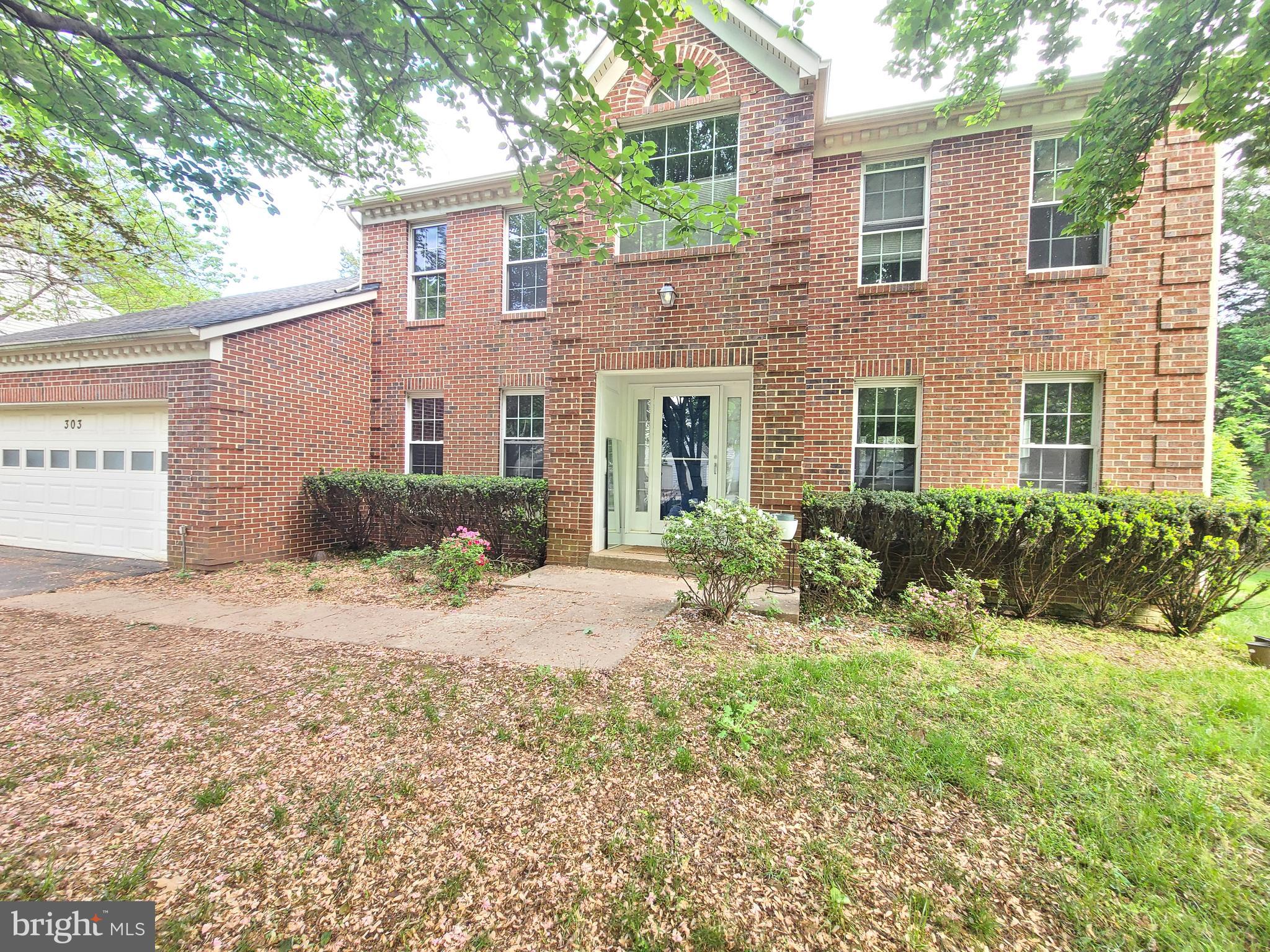 303 SAYBROOKE VIEW DRIVE