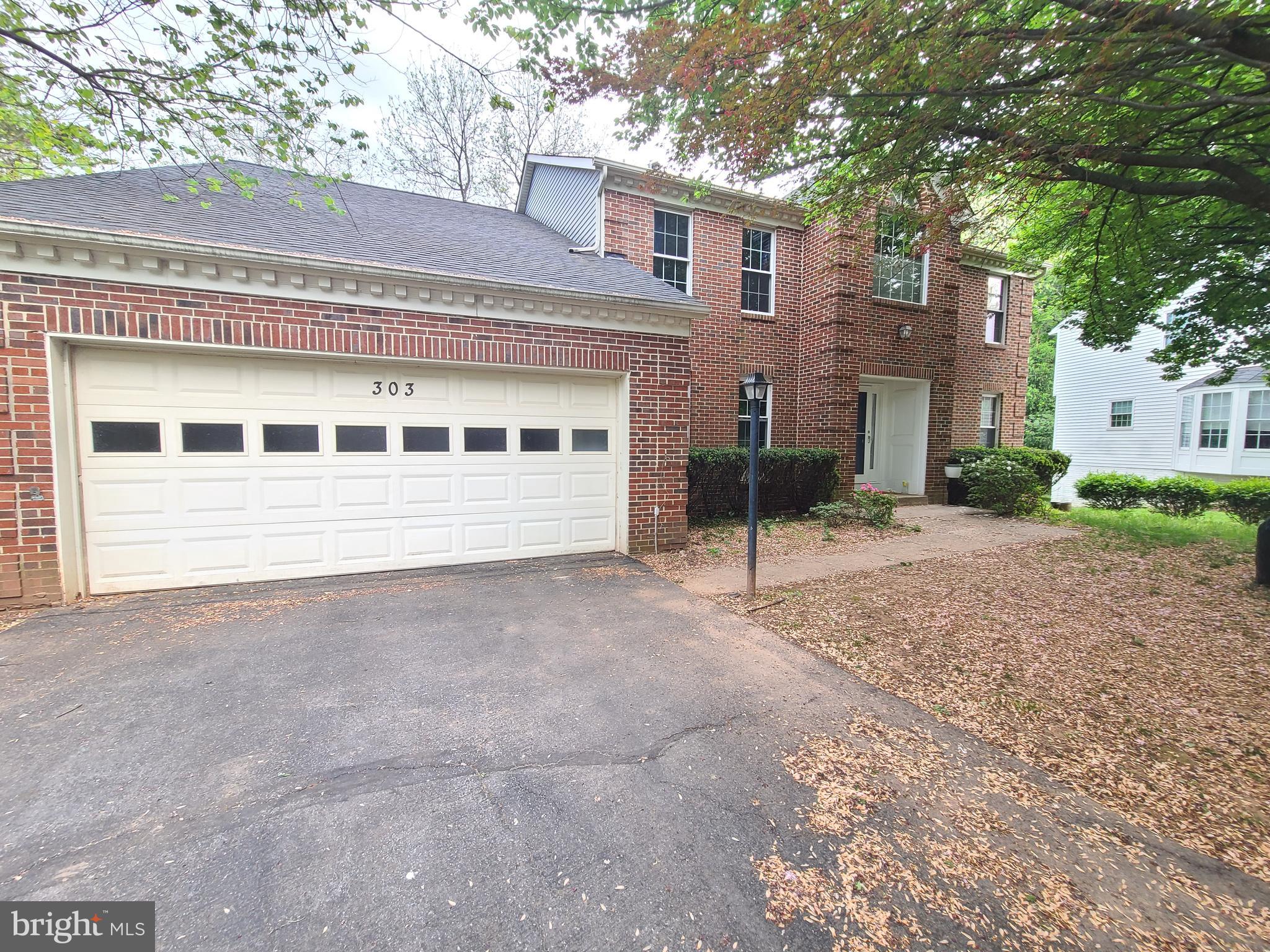 303 SAYBROOKE VIEW DRIVE