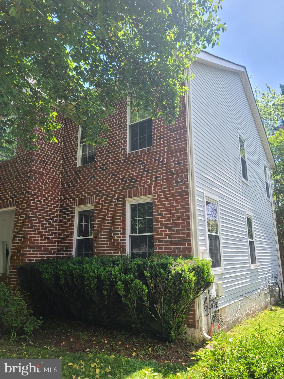 303 SAYBROOKE VIEW DRIVE