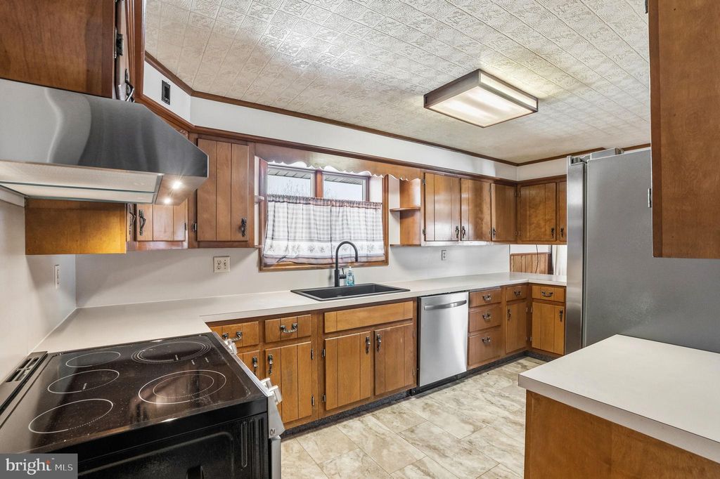 Photo of 610 E Market Street, BEAVERTOWN, PA 17813 (MLS # PASY2002634)