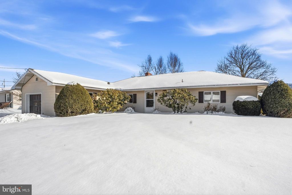 Photo of 610 E Market Street, BEAVERTOWN, PA 17813 (MLS # PASY2002634)