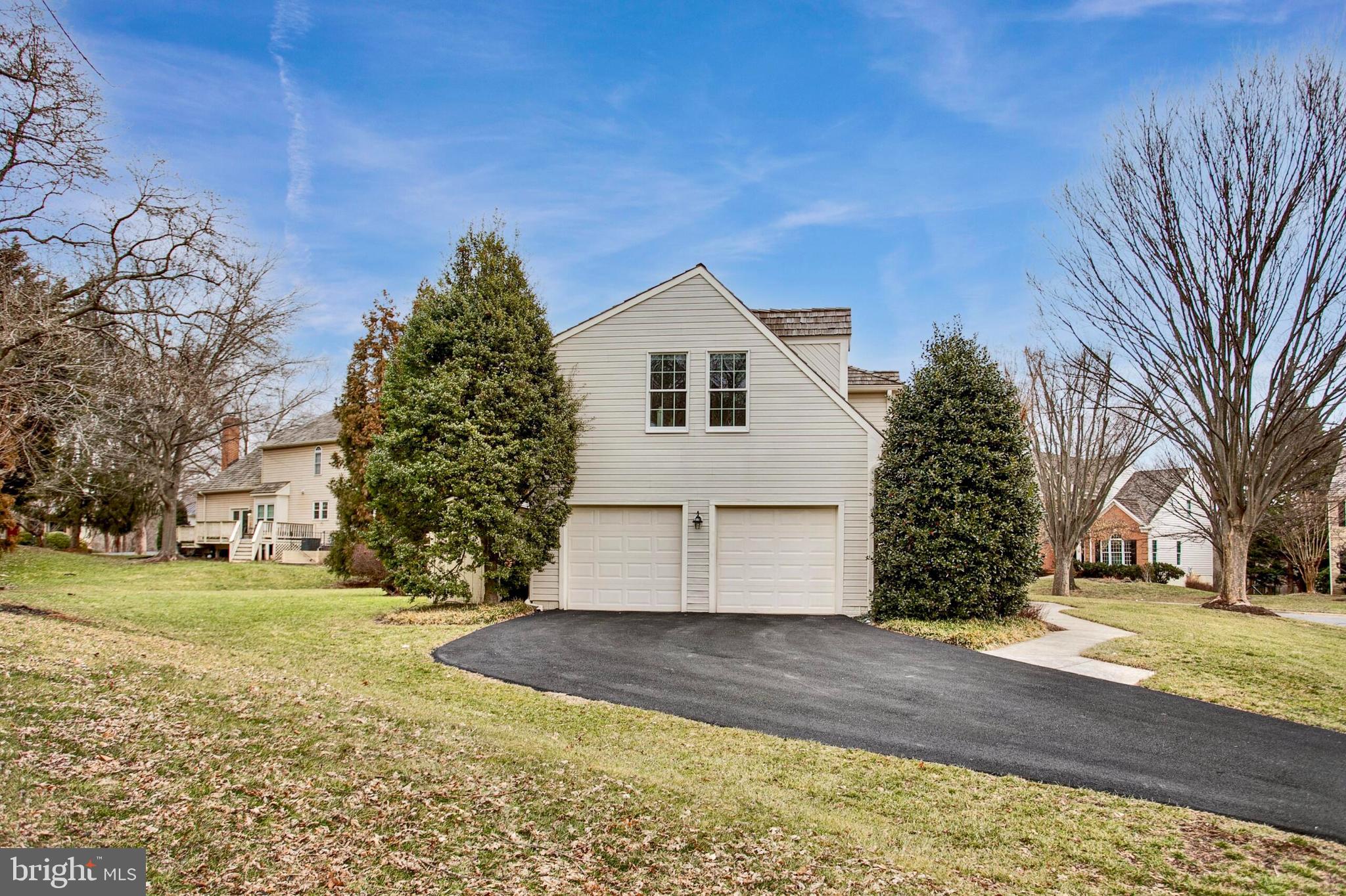 WOODLEA MANOR - Residential