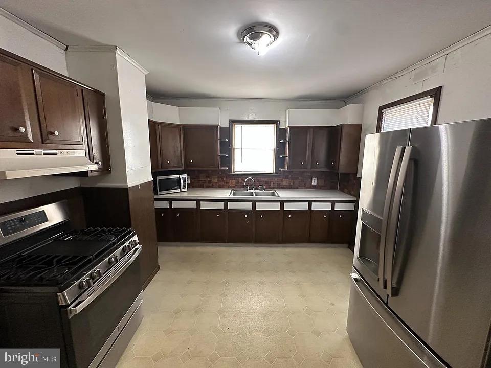 306 W MAIN STREET W