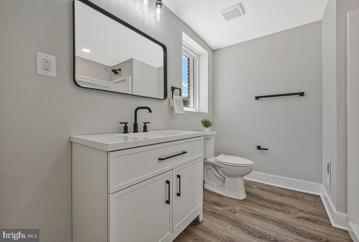 NORTH WOODRIDGE - Residential