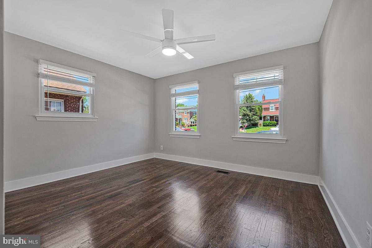 NORTH WOODRIDGE - Residential