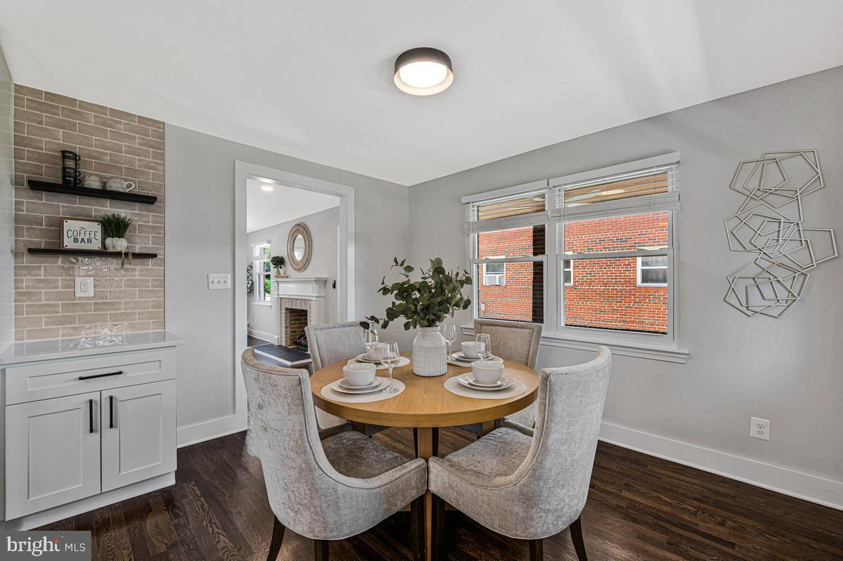 NORTH WOODRIDGE - Residential