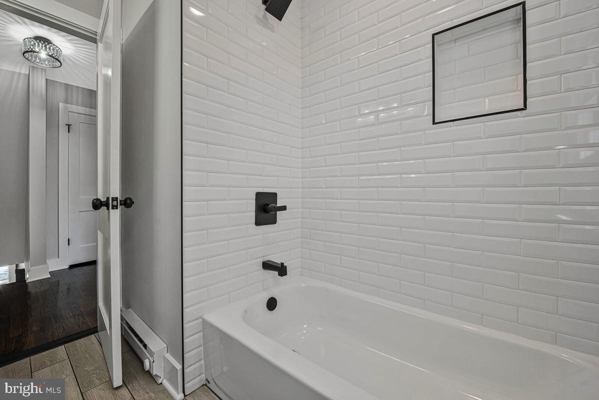 NORTH WOODRIDGE - Residential