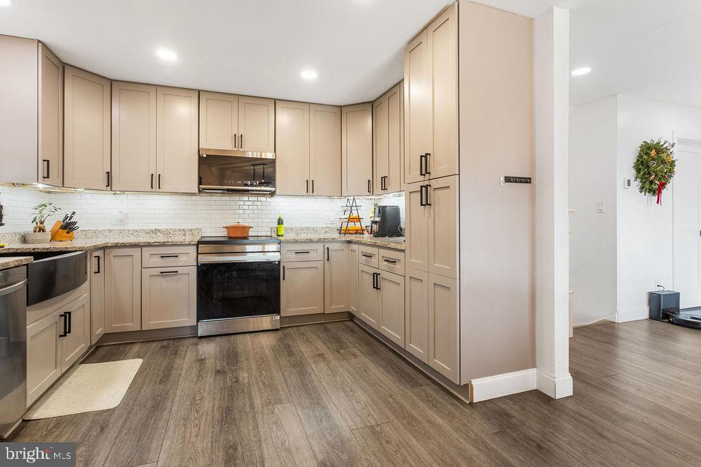 PLEASUREVILLE - Residential