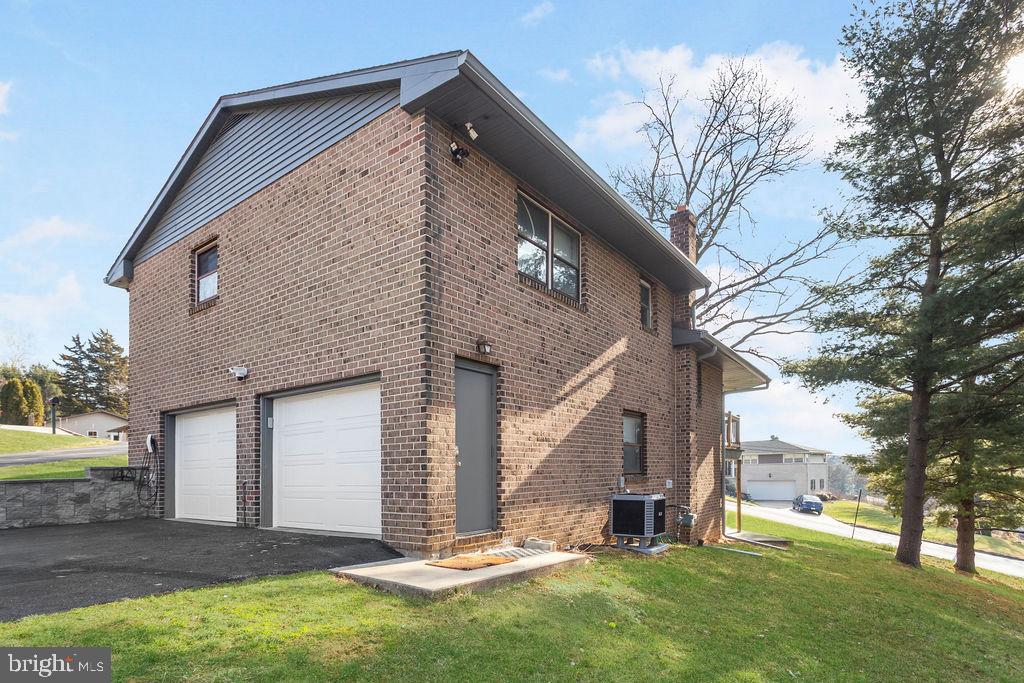 PLEASUREVILLE - Residential