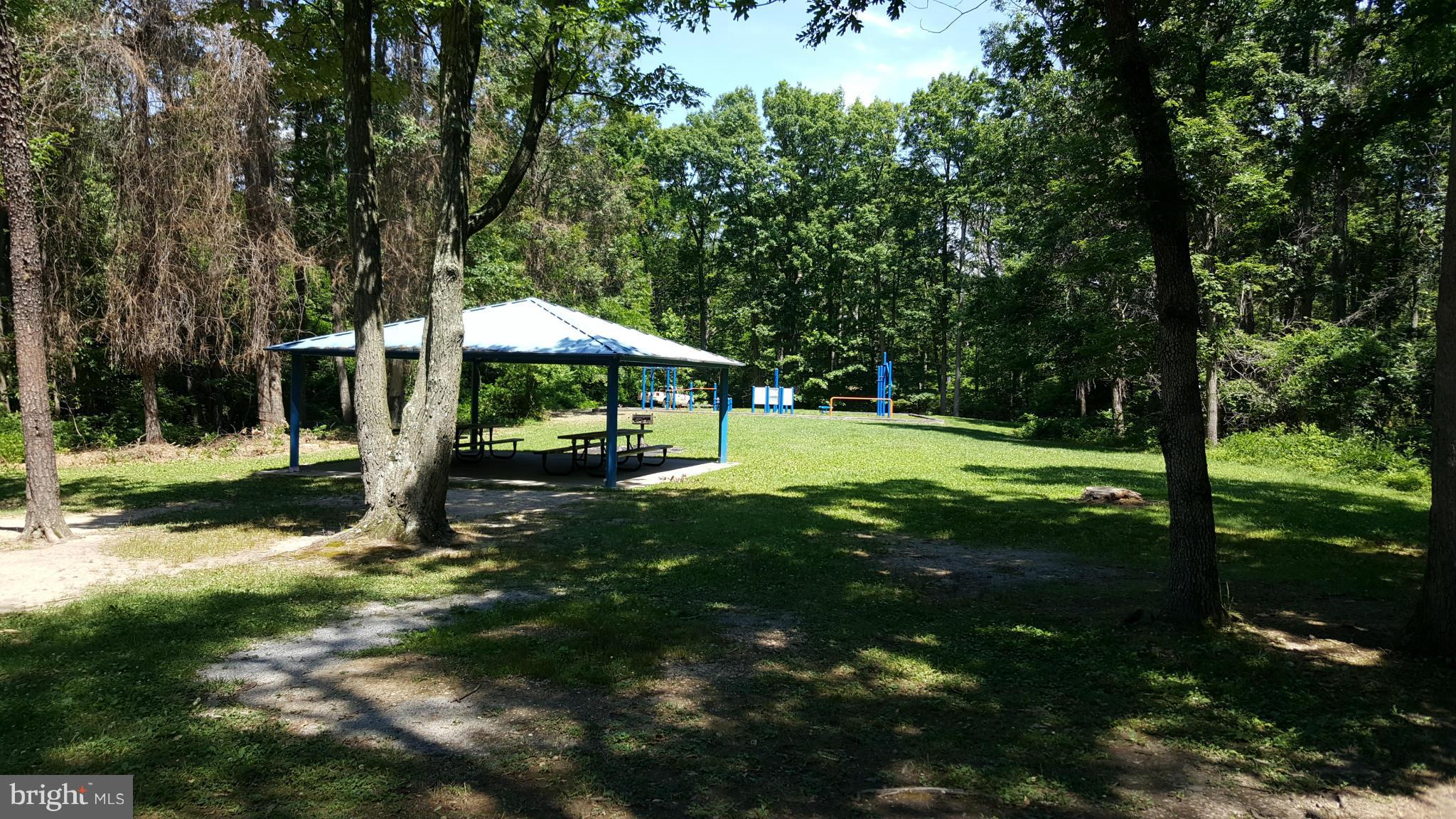 WHITE OAK MANOR - Residential