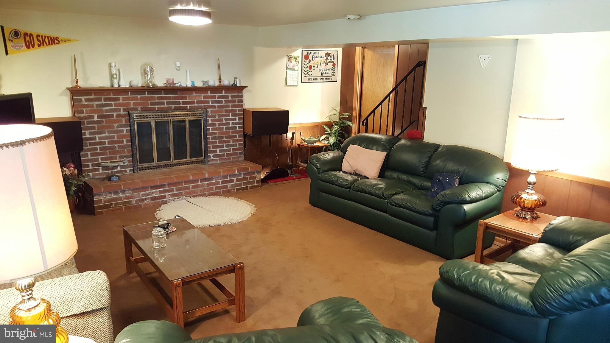 WHITE OAK MANOR - Residential