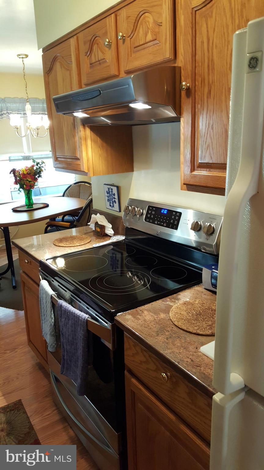 WHITE OAK MANOR - Residential