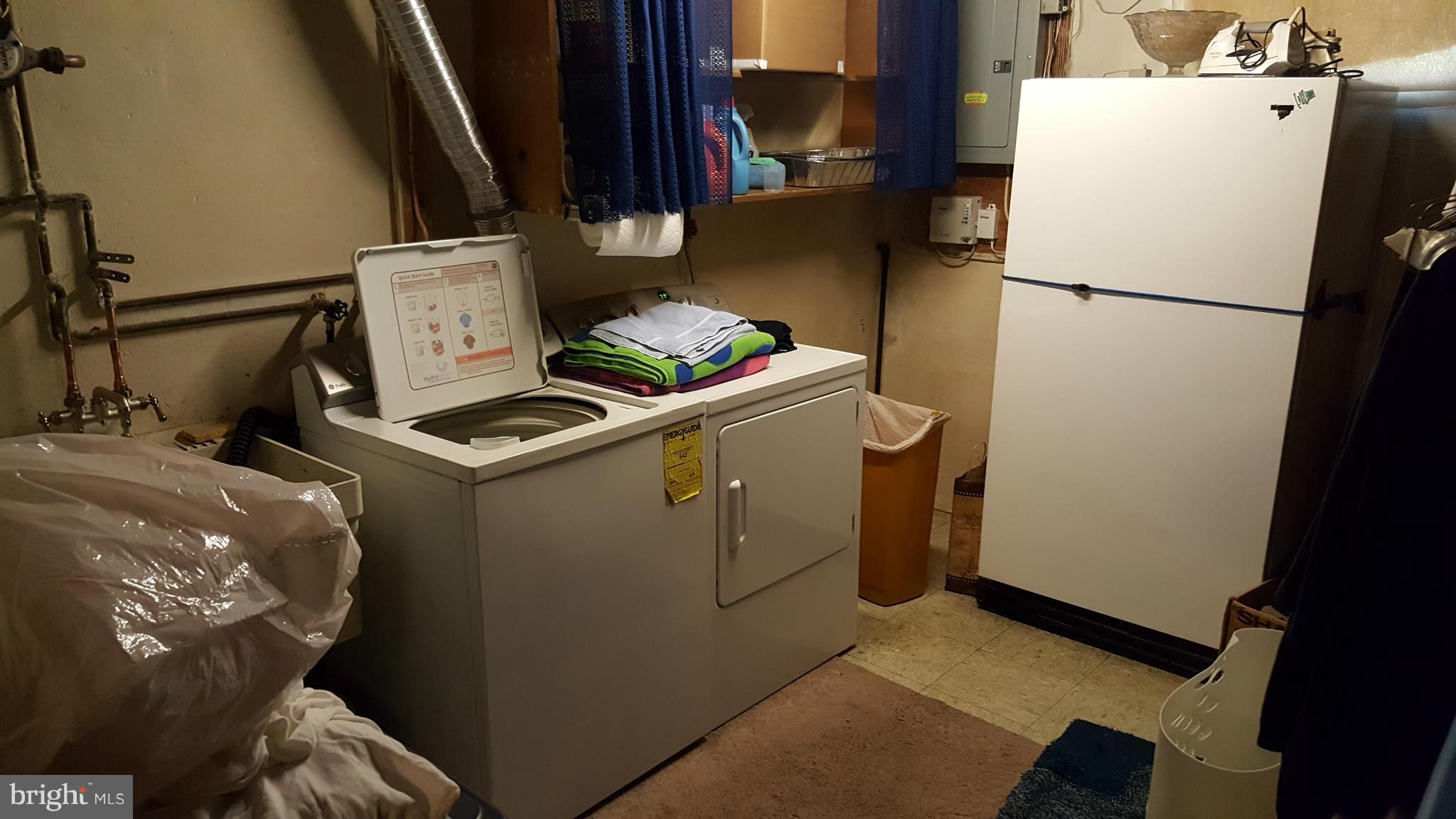 WHITE OAK MANOR - Residential