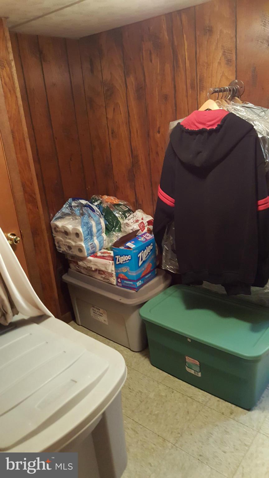 WHITE OAK MANOR - Residential